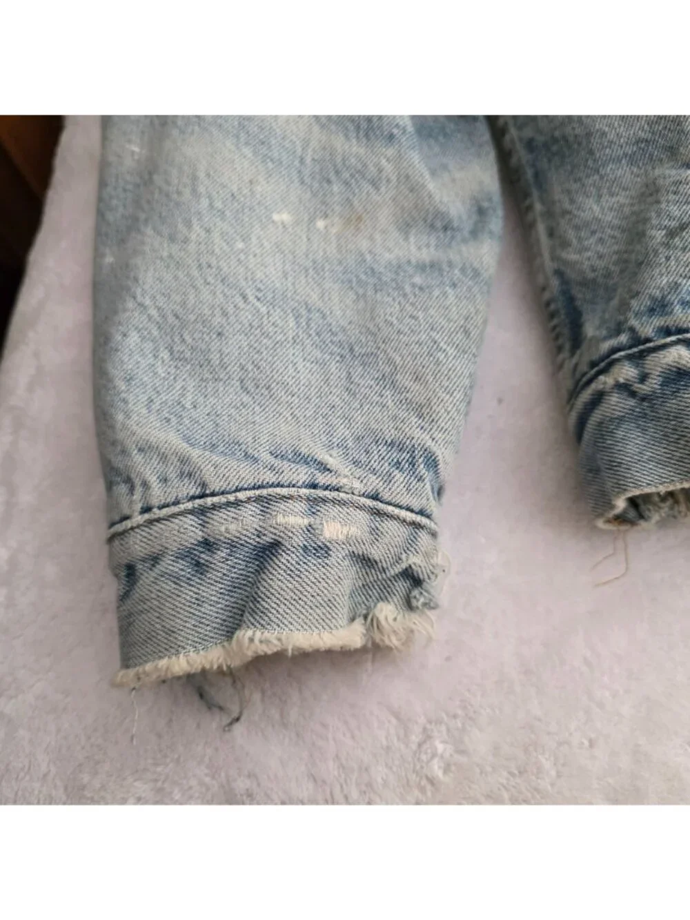Levis Sherpa-Lined Denim Jacket Sz 40R Distressed Button-Up Front Pockets 1980s